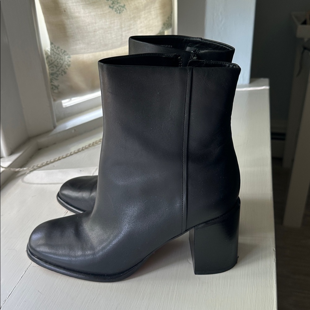 Vince Black Leather Ankle Boots